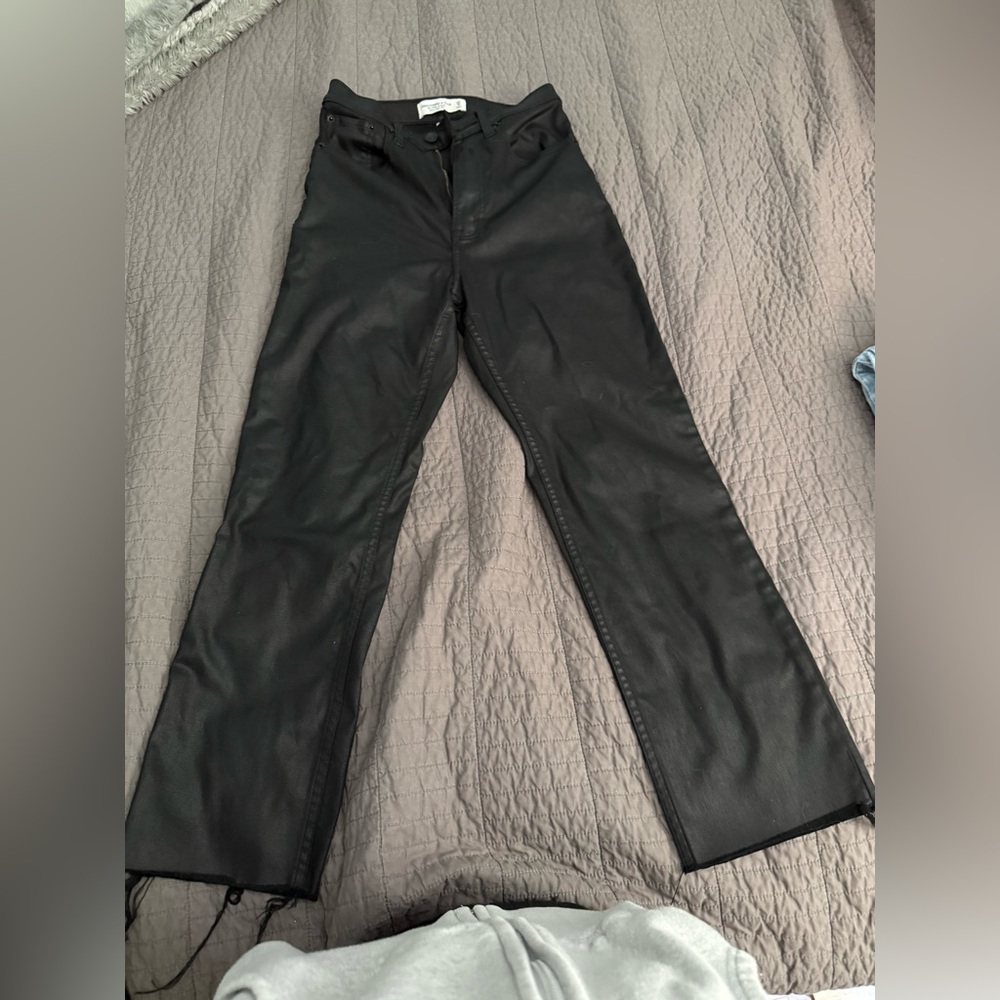 Abercrombie & Fitch Curve Love Ankle Straight Leg Ultra High Rise Jean -Black